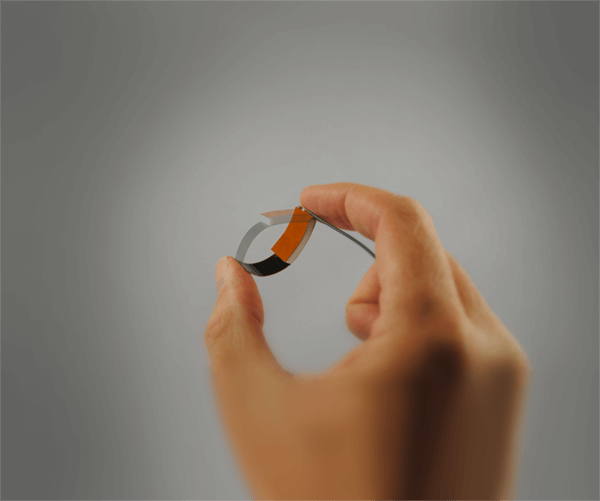 Flexible PIFA in motion
